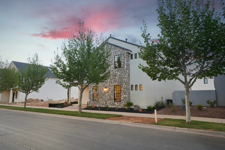 More Photos Of 4346 W Canterbury Rd, Hurricane Multifamily For Sale