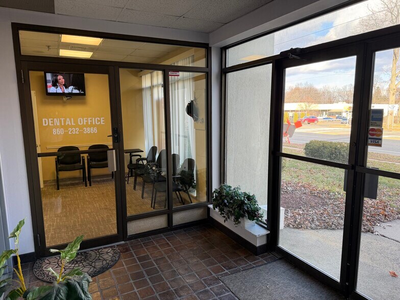 More Photos Of 239 Silas Deane Hwy, Wethersfield Medical For Lease