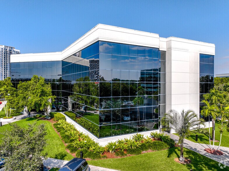 More Photos Of 8200-8355 NW 53rd St, Doral Unknown For Lease