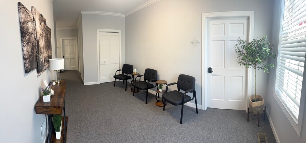 More Photos Of 1630 W Colonial Pky, Inverness Office For Lease