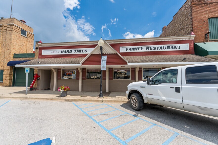 More Photos Of 108 N Phelps St, Decatur General Retail For Sale