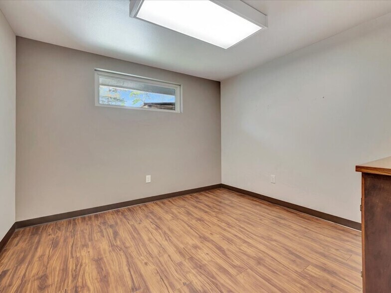 More Photos Of 1702 E Denman Ave, Lufkin Medical For Lease