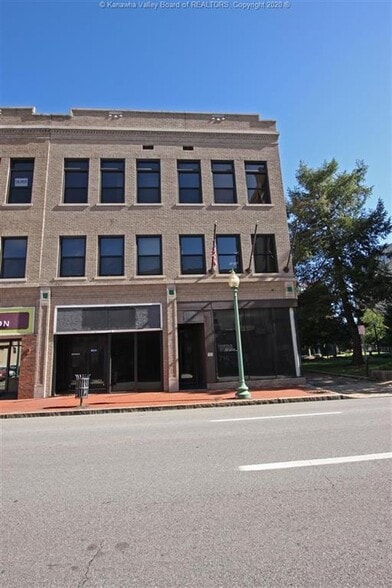 More Photos Of 716 Lee St E, Charleston Storefront Retail Residential For Sale