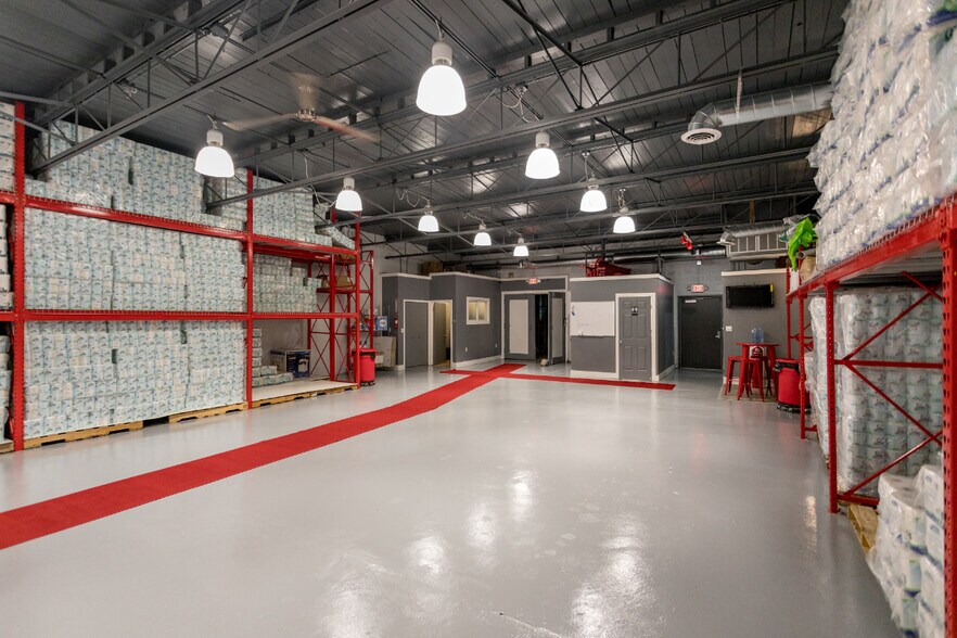 More Photos Of 16813 Wyoming, Detroit Showroom For Sale
