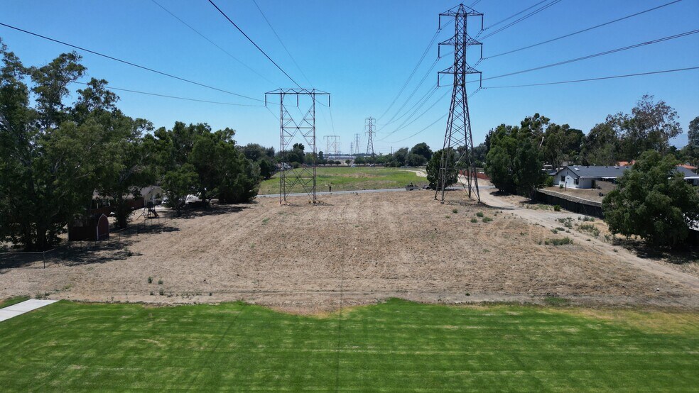 Primary Photo Of 0 Ponderosa Avenue Ave, Fontana Land For Sale