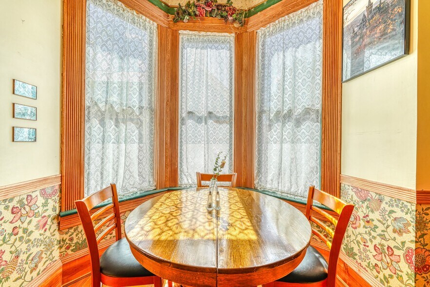 More Photos Of 512 Royal Gorge Blvd, Canon City Restaurant For Sale