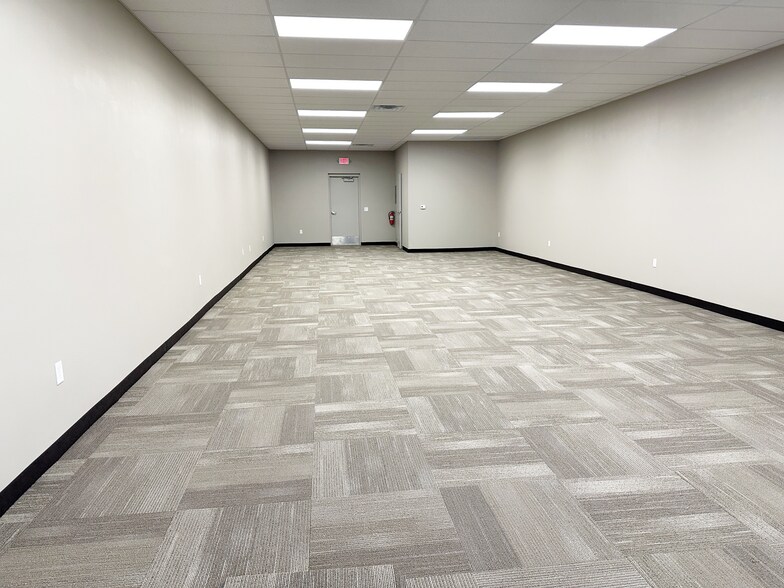 More Photos Of 840 N Black River Dr, Holland Unknown For Lease