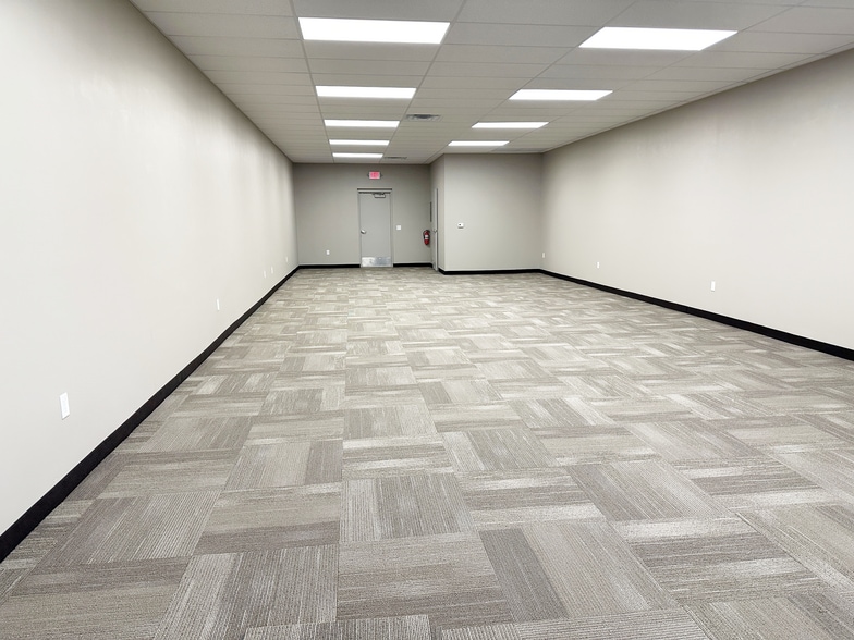 More Photos Of 840 N Black River Dr, Holland Unknown For Lease