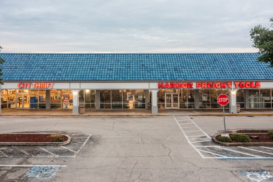 More Photos Of 800-896 N Nova Rd, Daytona Beach Unknown For Lease