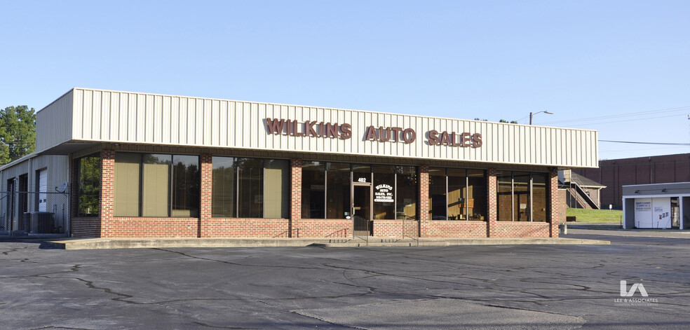 Primary Photo Of 402 Wicker St, Sanford Showroom For Lease