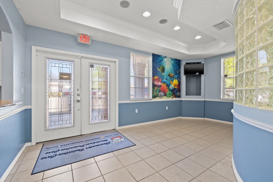 More Photos Of 10941-10943 Countryway Blvd, Tampa Office For Sale