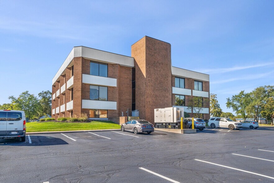 More Photos Of 115 Clover St, Holland Unknown For Lease