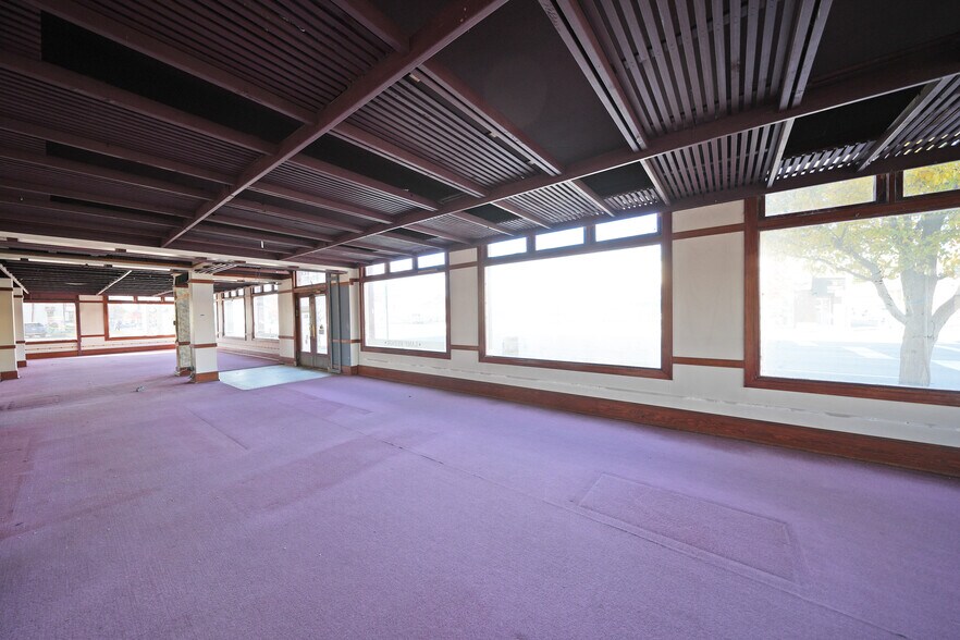 More Photos Of 104 W Yakima Ave, Yakima General Retail For Lease