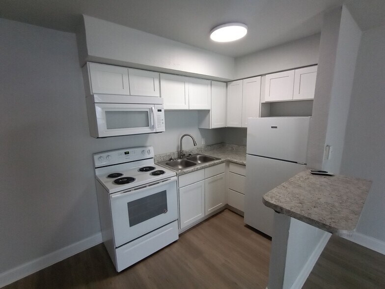 More Photos Of 351 San Antonio Blvd, Norfolk Apartments For Sale