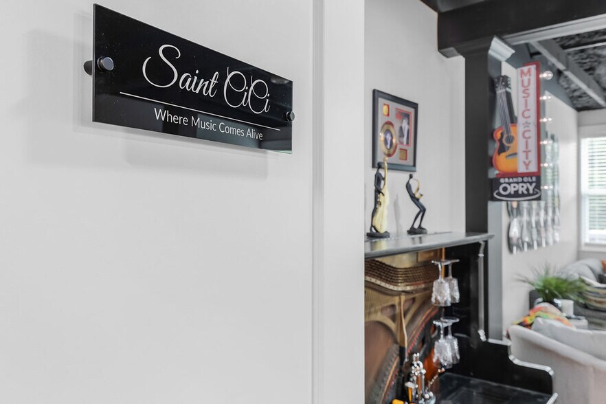 More Photos Of 156 Camellia St, Biloxi General Retail For Sale