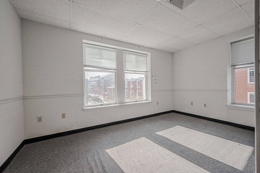 More Photos Of 77 E Main St, Newark Loft Creative Space For Sale