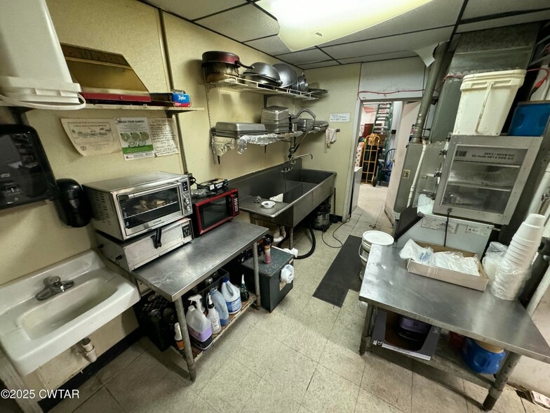 More Photos Of 2115 E Main St, Humboldt Convenience Store For Sale