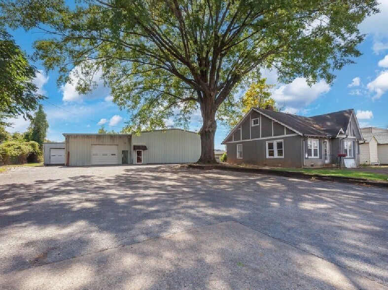 More Photos Of 144-145 Rosedale St, Jackson Warehouse For Sale