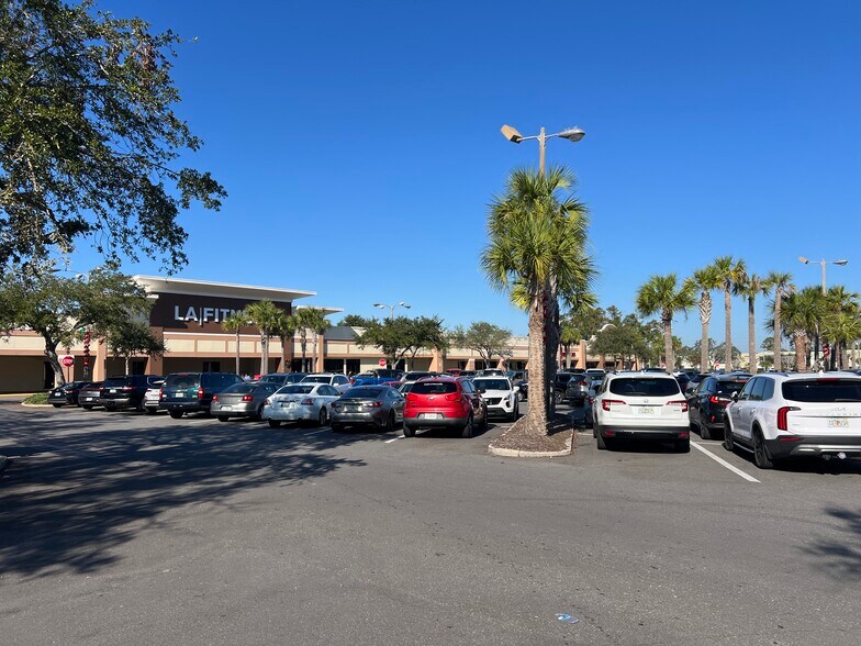 More Photos Of 1074-1098 Montgomery Rd, Altamonte Springs Freestanding For Lease