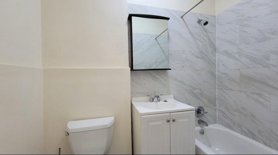 More Photos Of 89-17 Jamaica Ave, Jamaica Storefront Retail Residential For Sale