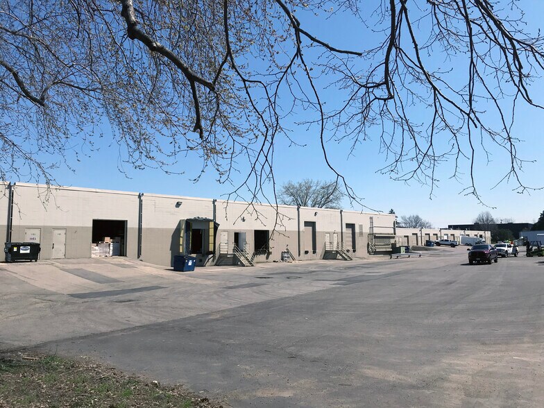 More Photos Of 1103-1151 Riverwood Dr, Burnsville Light Manufacturing For Lease