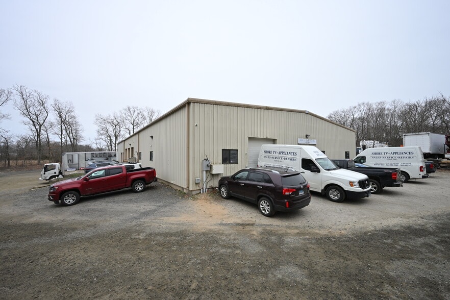 Primary Photo Of 64 Nod Rd, Clinton Industrial For Sale