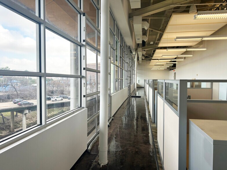 More Photos Of 500 Texas St, Houston Unknown For Lease