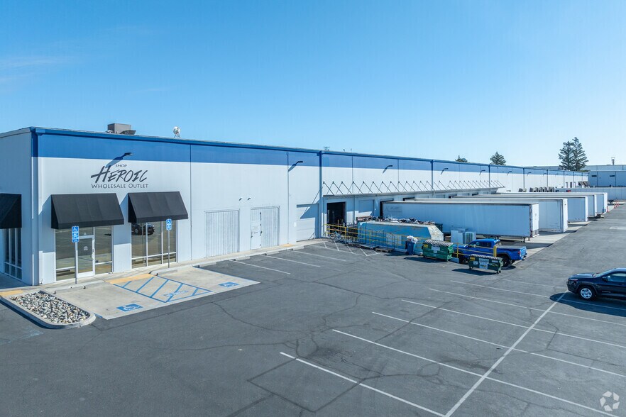 More Photos Of 7728 Wilbur Way, Sacramento Warehouse For Lease