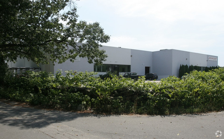 More Photos Of 440 George Washington Hwy, Smithfield Warehouse For Lease