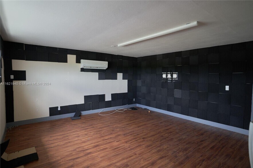 More Photos Of 17701 SW 232nd St, Miami Restaurant For Sale
