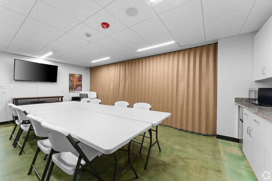 More Photos Of 3608 W 76 Country Blvd, Branson Amusement Park For Sale