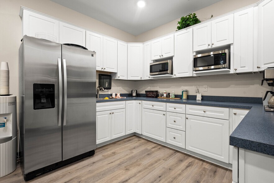 More Photos Of 12800 Hospitality Way, Ocean City Office For Sale