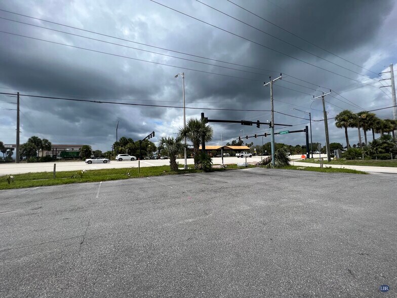 More Photos Of 1870 E Merritt Island Cswy, Merritt Island Freestanding For Lease