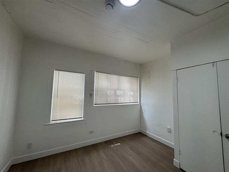 More Photos Of 1417 W 11th St, Los Angeles Office Residential For Lease