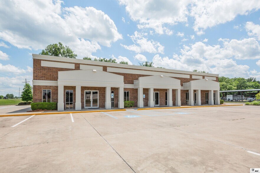 More Photos Of 3995 Sterlington Rd, Monroe Medical For Sale