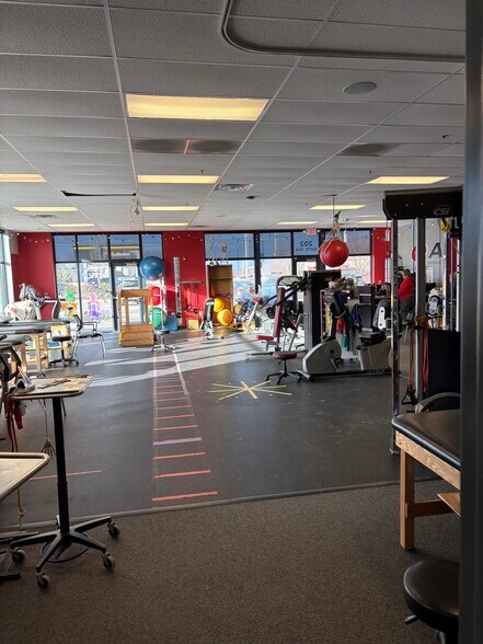 More Photos Of 202 W Ireland Rd, South Bend Freestanding For Lease