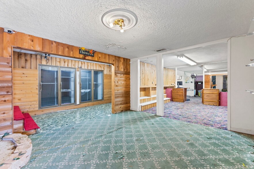 More Photos Of 5034 N Nebraska Ave, Tampa Freestanding For Sale