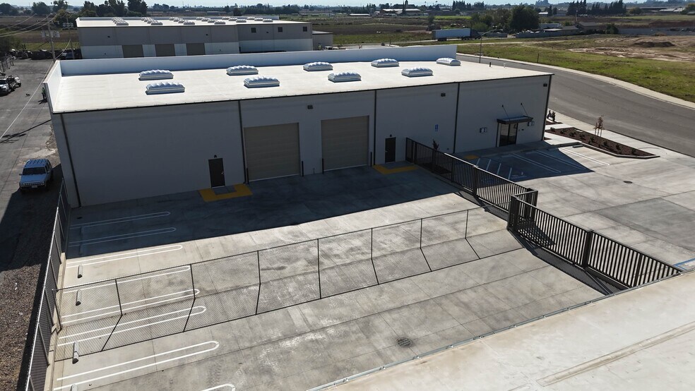 More Photos Of 1800 Olympic Dr, Turlock Service For Lease