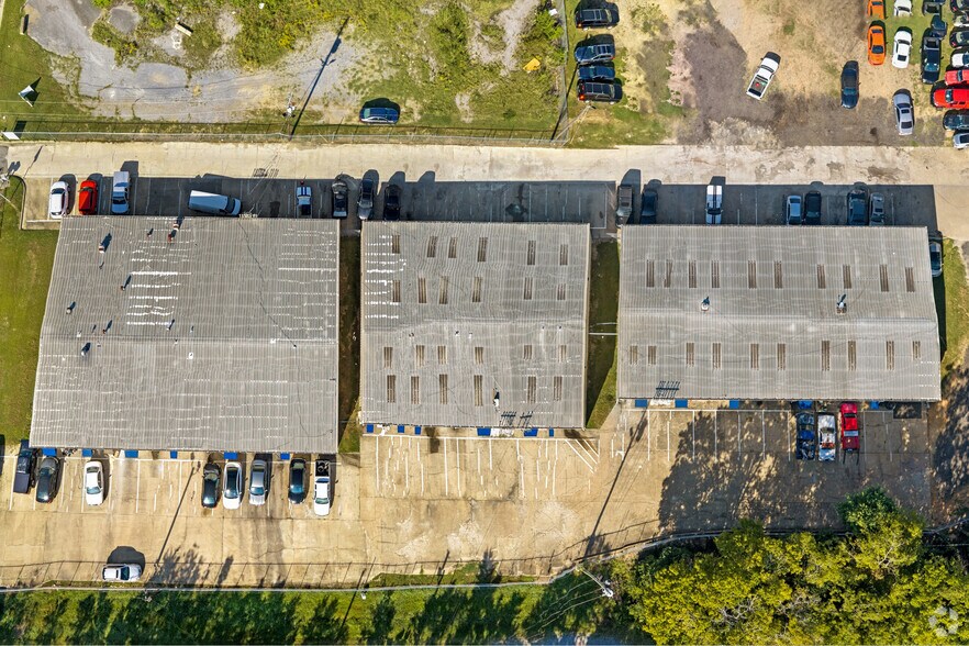 More Photos Of 4922-4932 Catherine Dr, Montgomery Warehouse For Lease