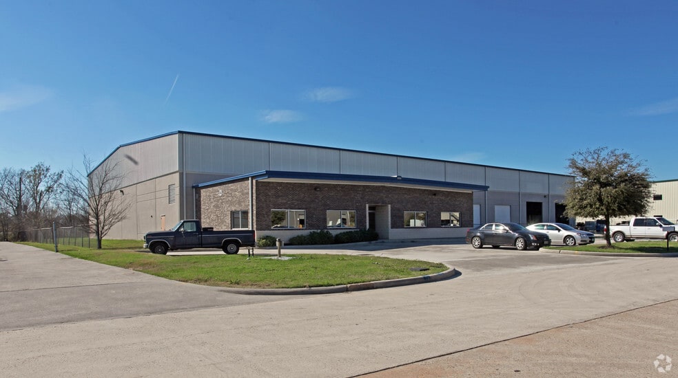 More Photos Of 14341 Interdrive W, Houston Warehouse For Sale