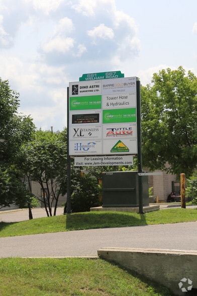 More Photos Of 667 Welham Rd, Barrie Warehouse For Lease