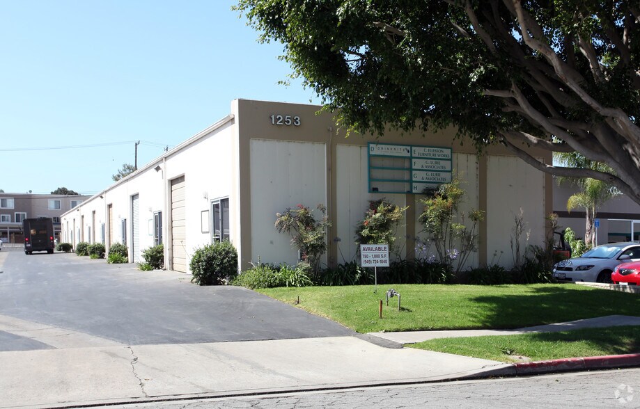 Primary Photo Of 1253 Logan Ave, Costa Mesa Light Manufacturing For Lease