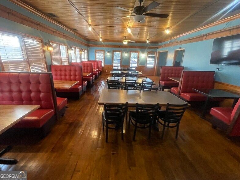More Photos Of 406 N Piedmont Ave, Rockmart Restaurant For Sale