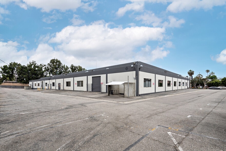 More Photos Of 10150-10200 Jefferson Blvd, Culver City Warehouse For Lease