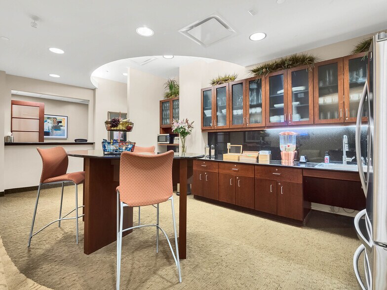More Photos Of 1540 International Pky, Lake Mary Office For Lease