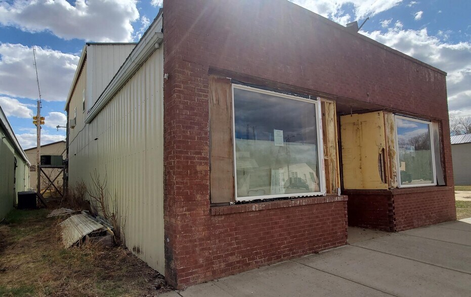 More Photos Of 28 E Main St, Halliday Specialty For Sale