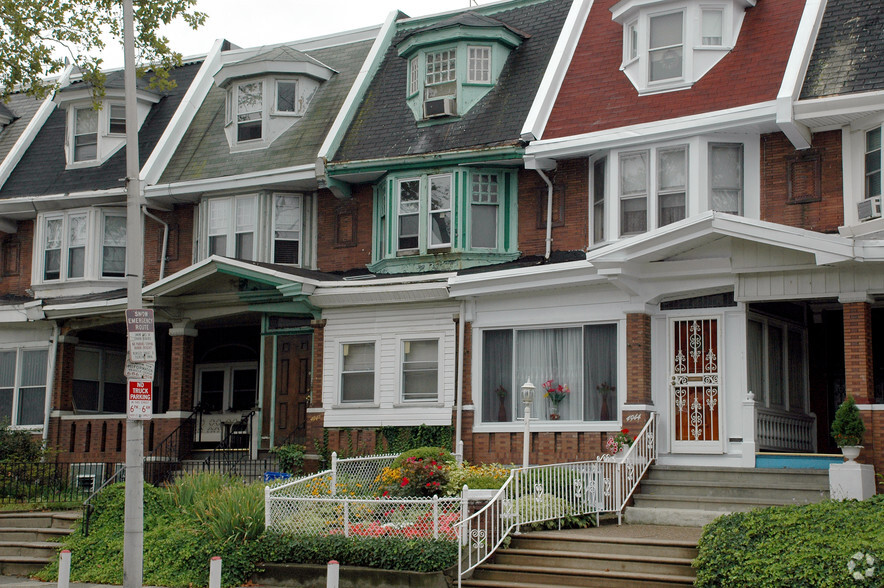 Primary Photo Of 4942 Chestnut St, Philadelphia Apartments For Sale