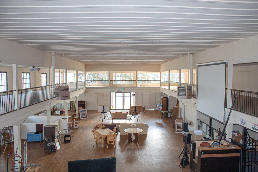 More Photos Of 480 Lighthouse Ave, Pacific Grove Storefront Retail Office For Lease