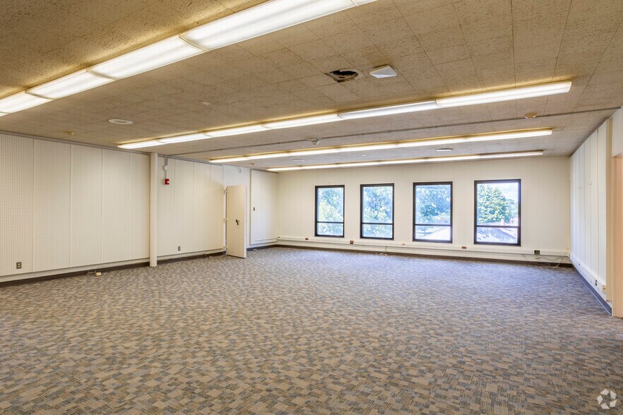 More Photos Of 3429 N Prospect Rd, Peoria Bank For Sale