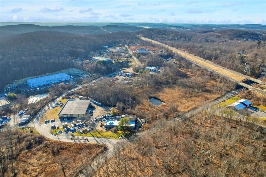 More Photos Of 96 Commerce Dr, Carmel Warehouse For Lease